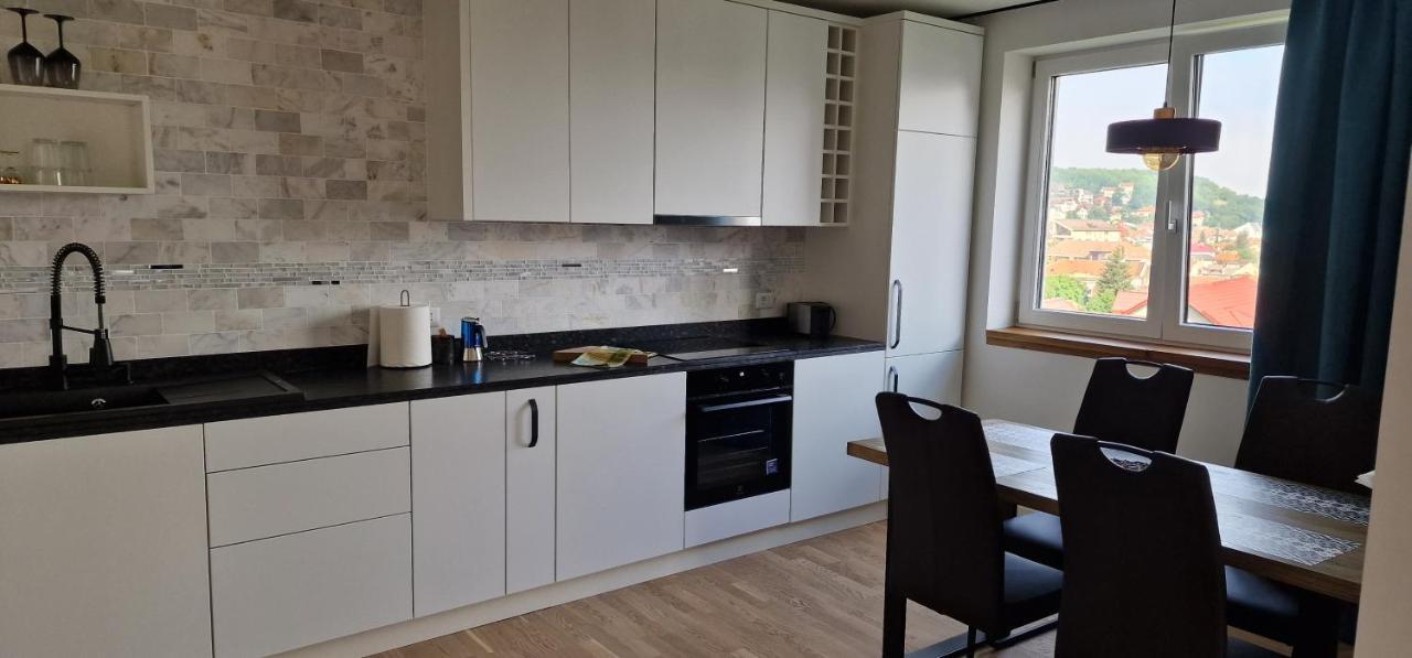 Central Apartment With City View บราชอฟ ภายนอก รูปภาพ